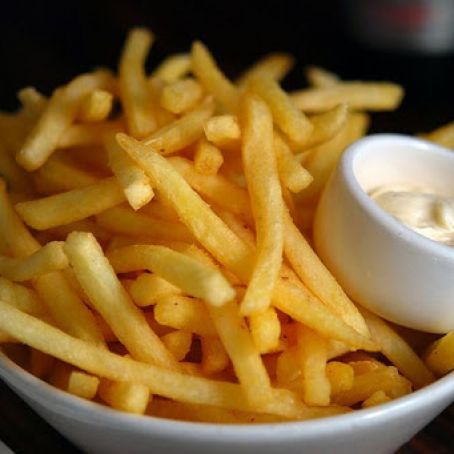 Perfect Pub Fries with Smokey Spicy Aioli