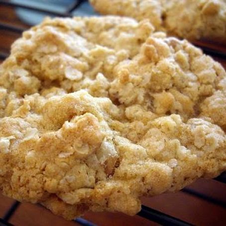 Chewy Oatmeal Cookies