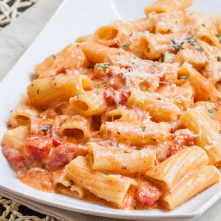 Rigatoni in Blush Sauce With Chicken and Bacon