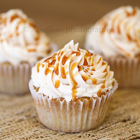 Caramel Apple Pie Cupcakes