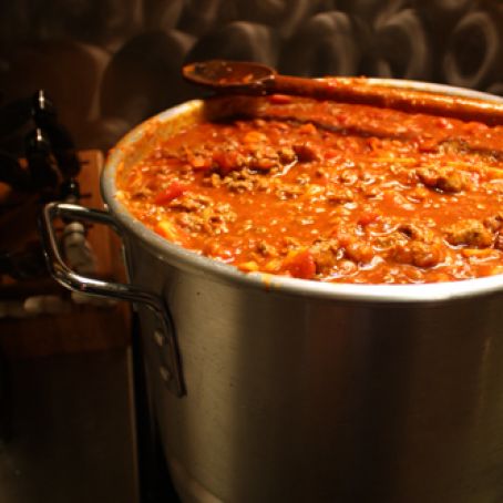 https://www.keyingredient.com/media/1d/83/13adff1226398c18c8de3b66bebc85710259.jpg/rh/homemade-chili.jpg