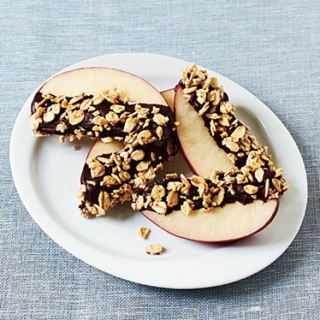 Chocolate-Granola Apple Wedges