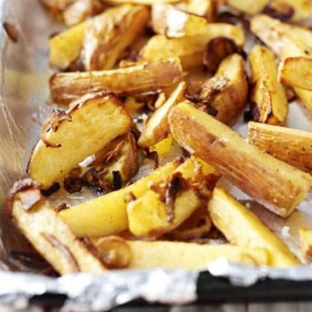 Chunky chips with caramelised onion & garlic