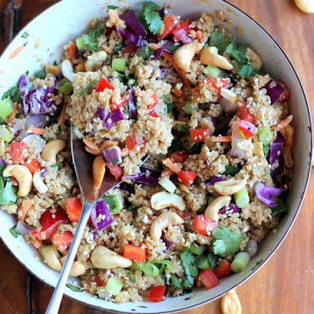 Crunchy Cashew Thai Quinoa Salad with Ginger Peanut Dressing {vegan & gluten-free} | Ambitious Kitchen