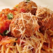 Spaghetti & Meatballs in Creamy Vodka Sauce