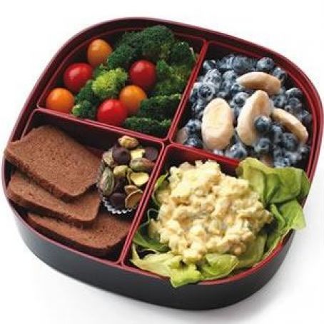 https://www.keyingredient.com/media/8a/ac/a3d727135e1a491e762e57e054adf6bf99a1.jpg/rh/egg-salad-bento-lunch.jpg