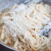 Easy One Pan Fettuccine Alfredo