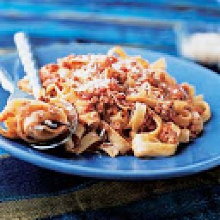 Beef Bolognese Sauce with Pancetta and Red Wine