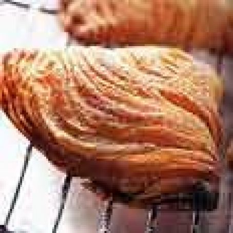 Sfogliatelle Ricce Ricotta Filled Pastry