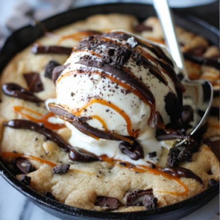 Pizookie Brown Butter Chocolate Chip Cookie Skillet Pizookie Recipe 4 4 5