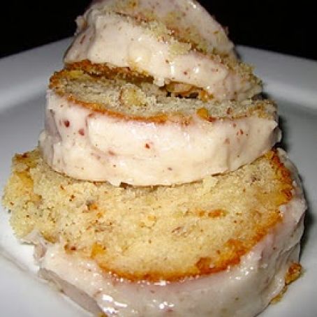 https://www.keyingredient.com/media/da/9b/5e83d0530a3ff14134a56f1c63d5782f4f89.jpg/rh/almond-pound-cake-with-almond-glaze.jpg