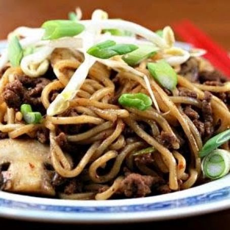 CHINESE SPAGHETTI AND MEAT SAUCE