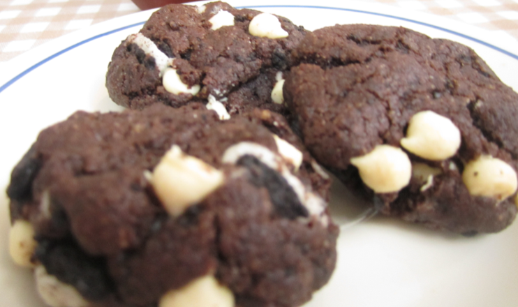 Triple Chocolate Oreo Chunk Cookies Recipe - (5/5) image